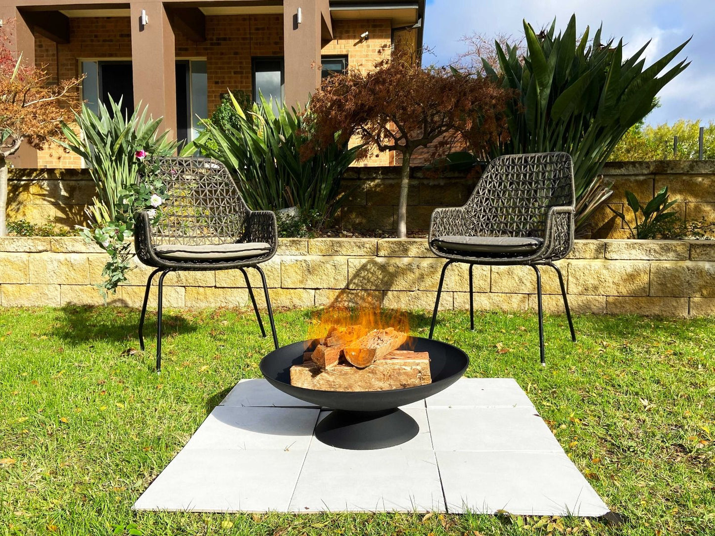 Black Lassen Cast Iron Fire Pit - OZ Home Deals